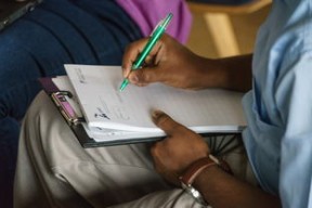 米兰体育入口-中小学体育教师专业素养提升途径，合格的中小学体育教师技能要求方面的研究